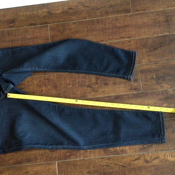 Ladies stretch skinny jeans. Sz 10P 26” inseam 9.5”rise - Picture 6 of 9